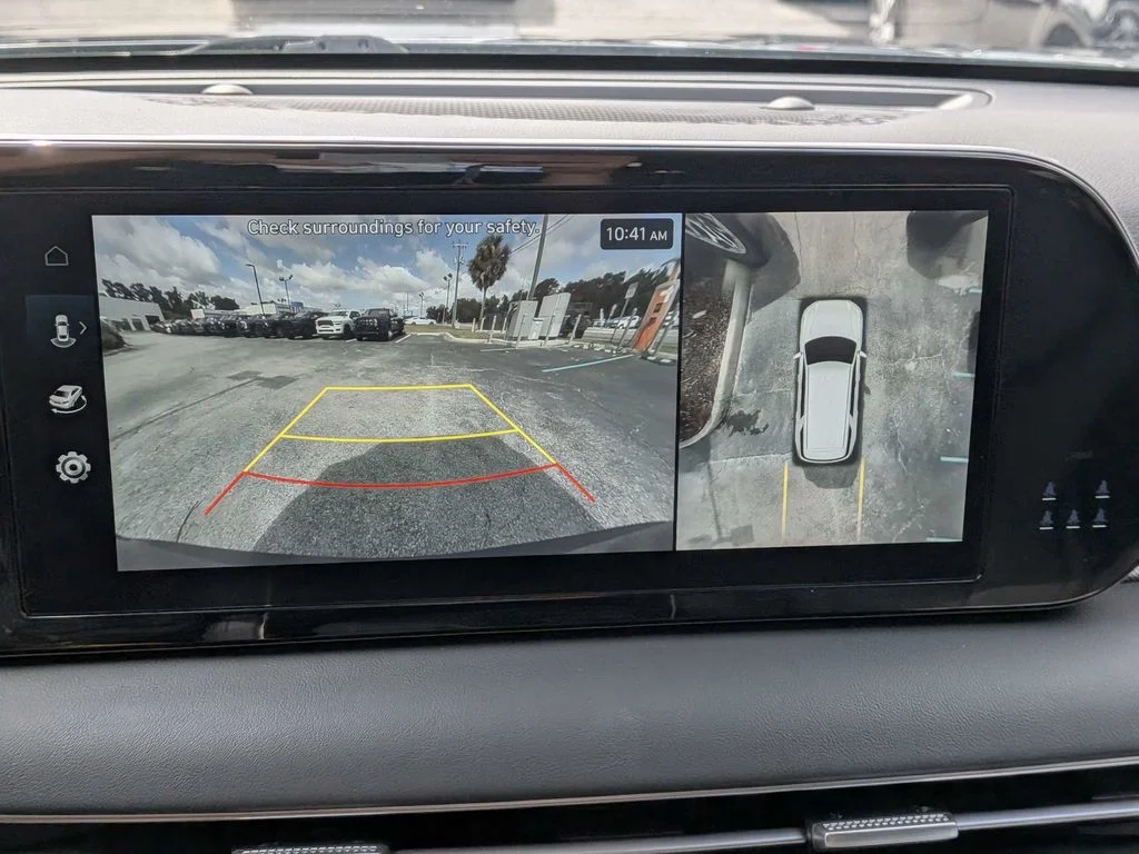 Used 2025 White Hyundai SEL Premium image 32