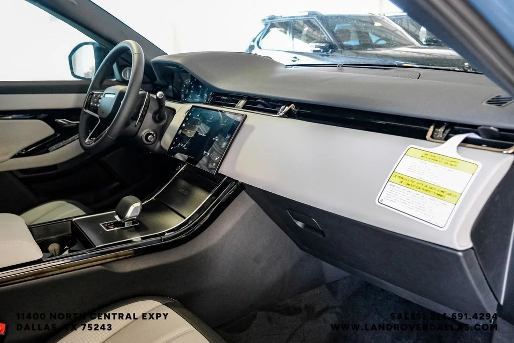 New 2026 Tribeca Blue Metallic Land Rover Hoxton Edition image 11