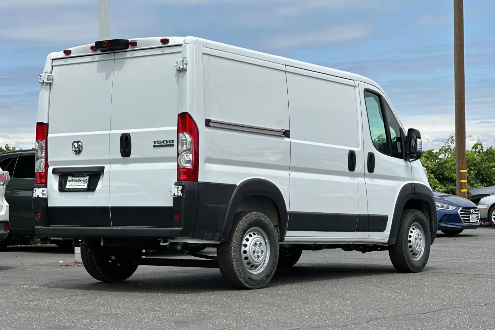 New 2026 Bright White Clear-Coat Exterior Paint RAM Tradesman image 4