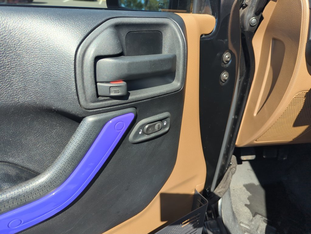 Used 2015 Black Jeep Unlimited Sahara image 19