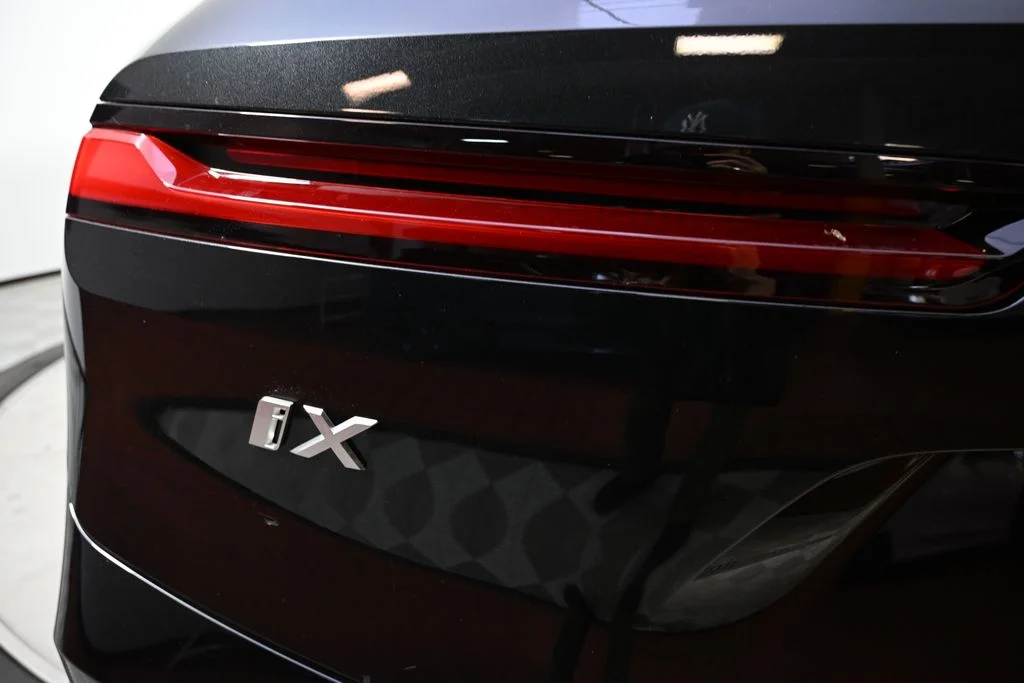 2026 BMW iX 45 - Photo 11