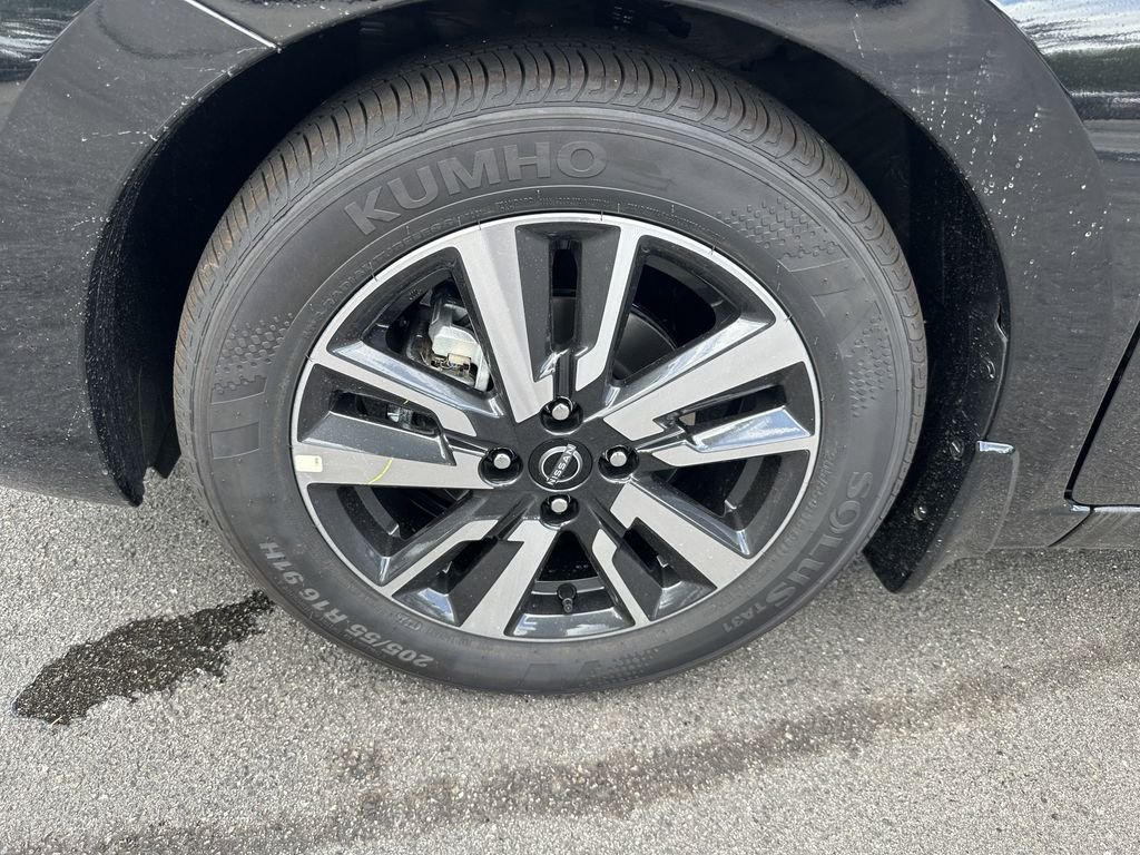 2025 Nissan Versa Sedan SV - Photo 9