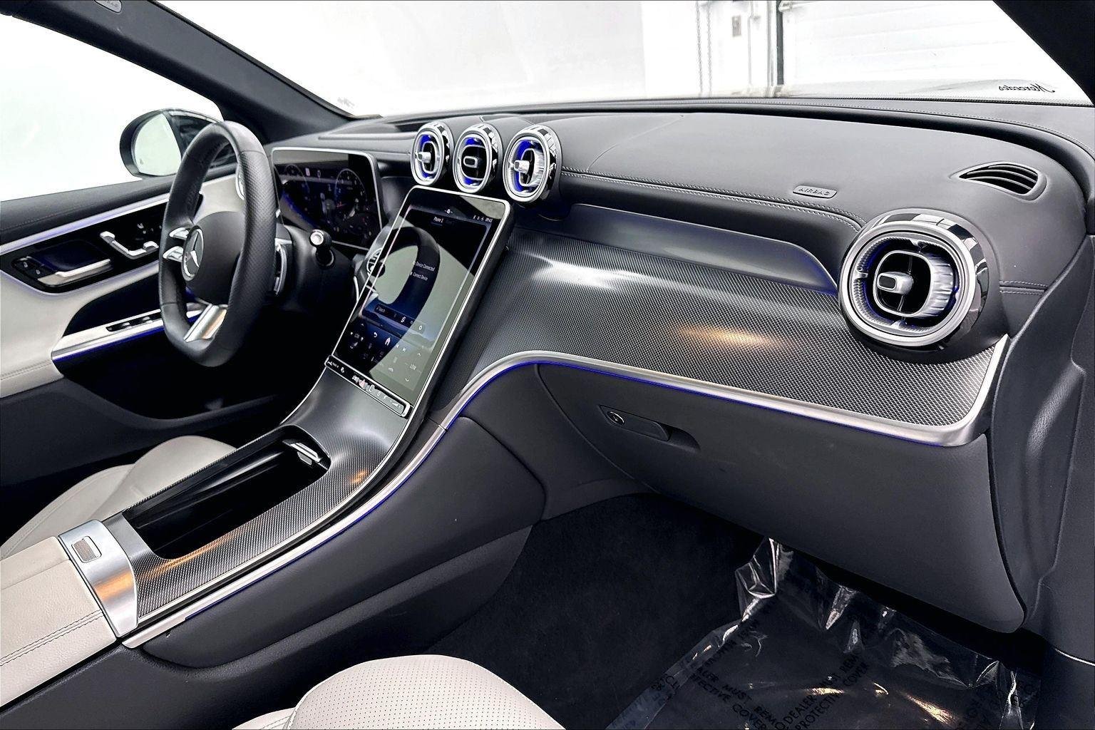 Used 2025 Black Mercedes-Benz GLC 300 image 28
