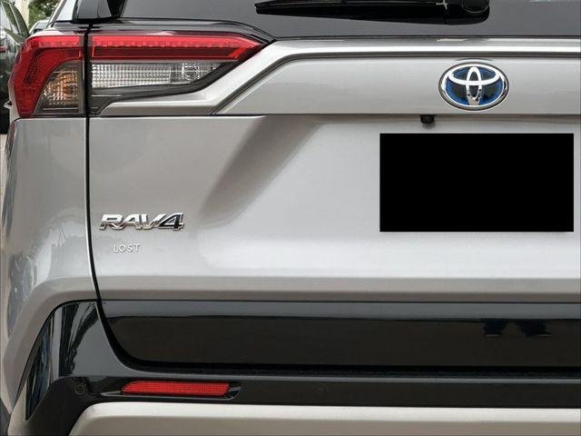 Certified Used 2023 SILVER SKY MET W/BLK Toyota  image 5