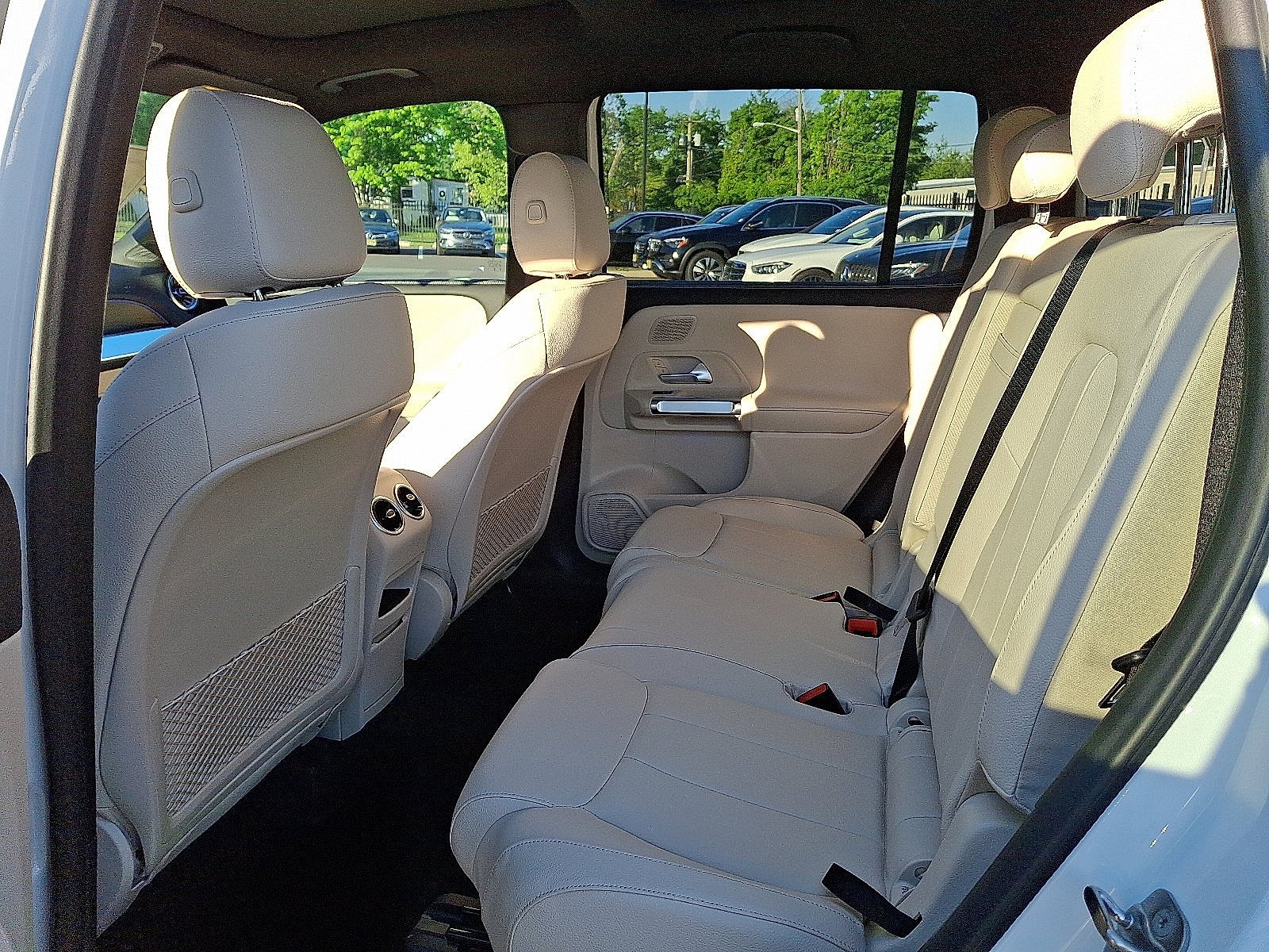 Used 2026 Polar White Mercedes-Benz GLB 250 image 6