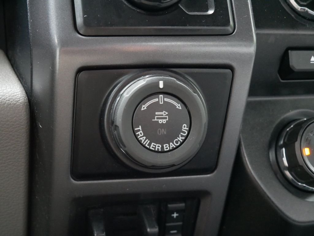 Used 2016 White Ford XLT image 23