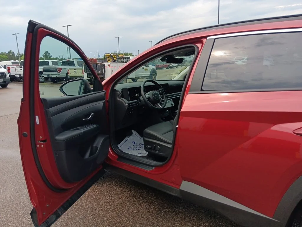 Used 2025 Ultimate Red Hyundai SEL Convenience image 13