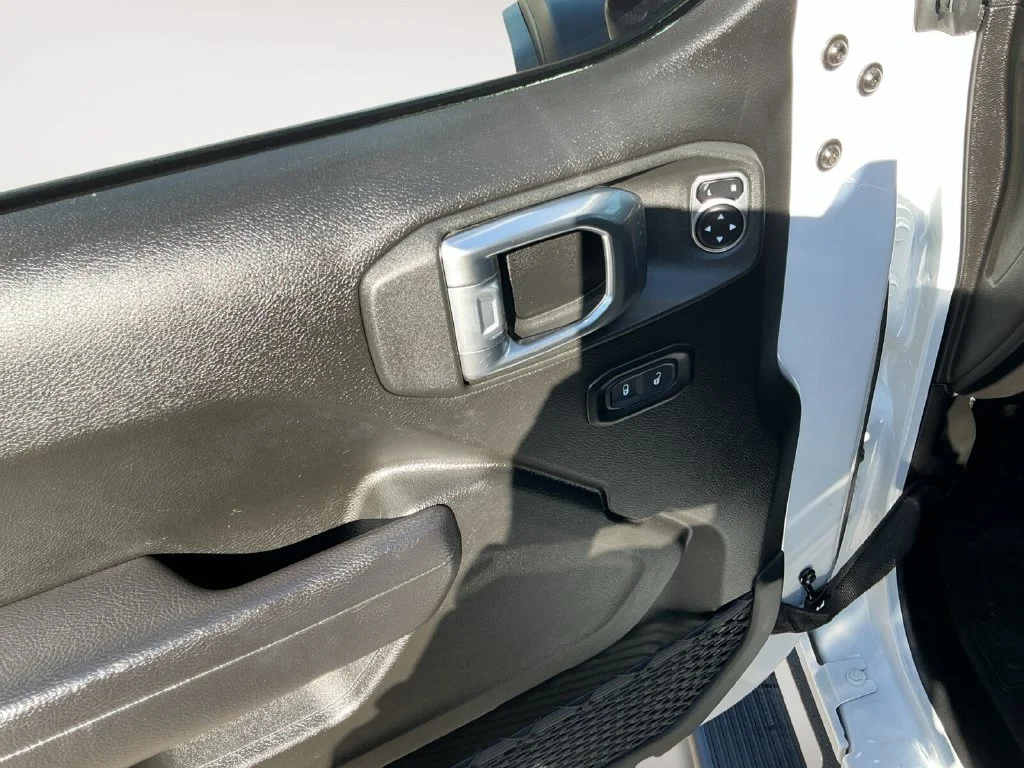 Used 2024 White Jeep Rubicon image 14