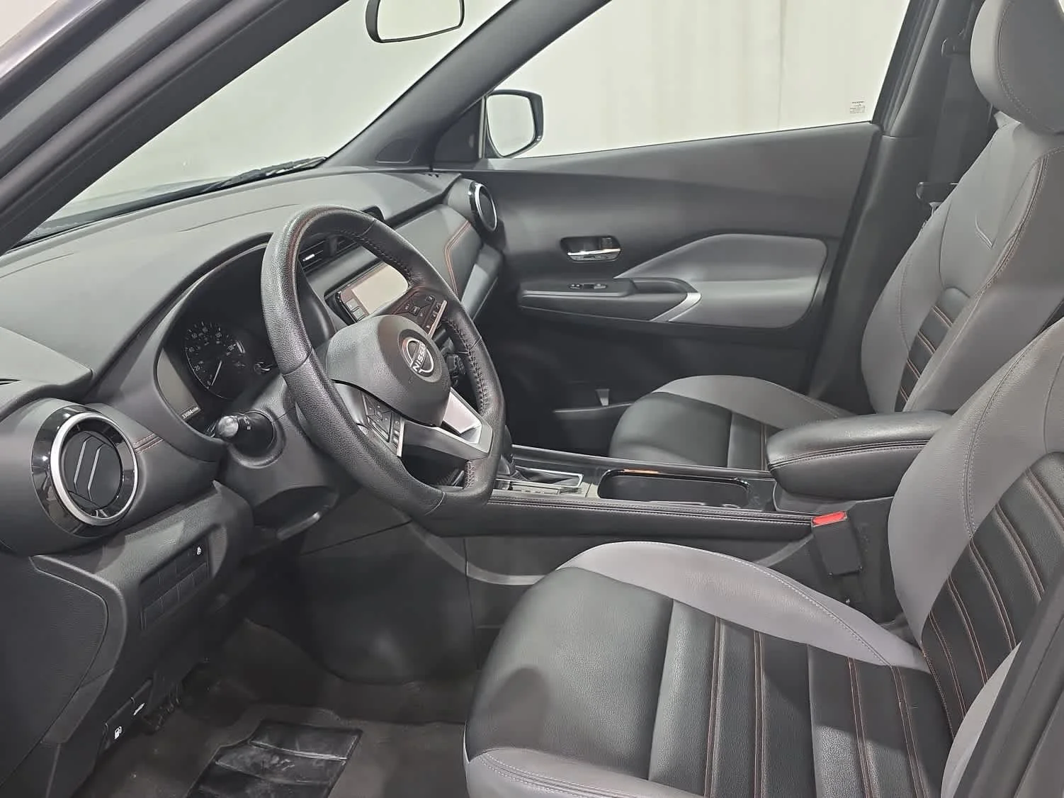 Used 2023 Gun Metallic Nissan SR image 12