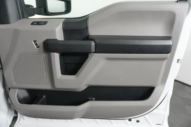 Used 2019 Oxford White Ford XL image 26