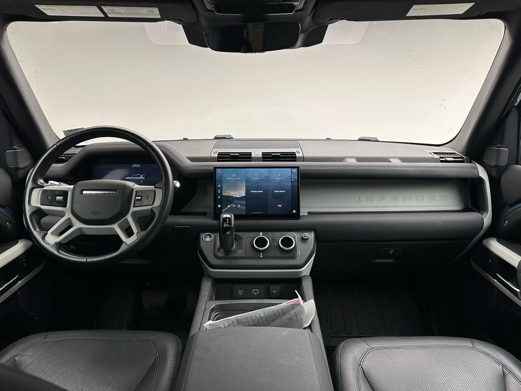 Used 2022 Tasman Blue Metallic Land Rover S image 6