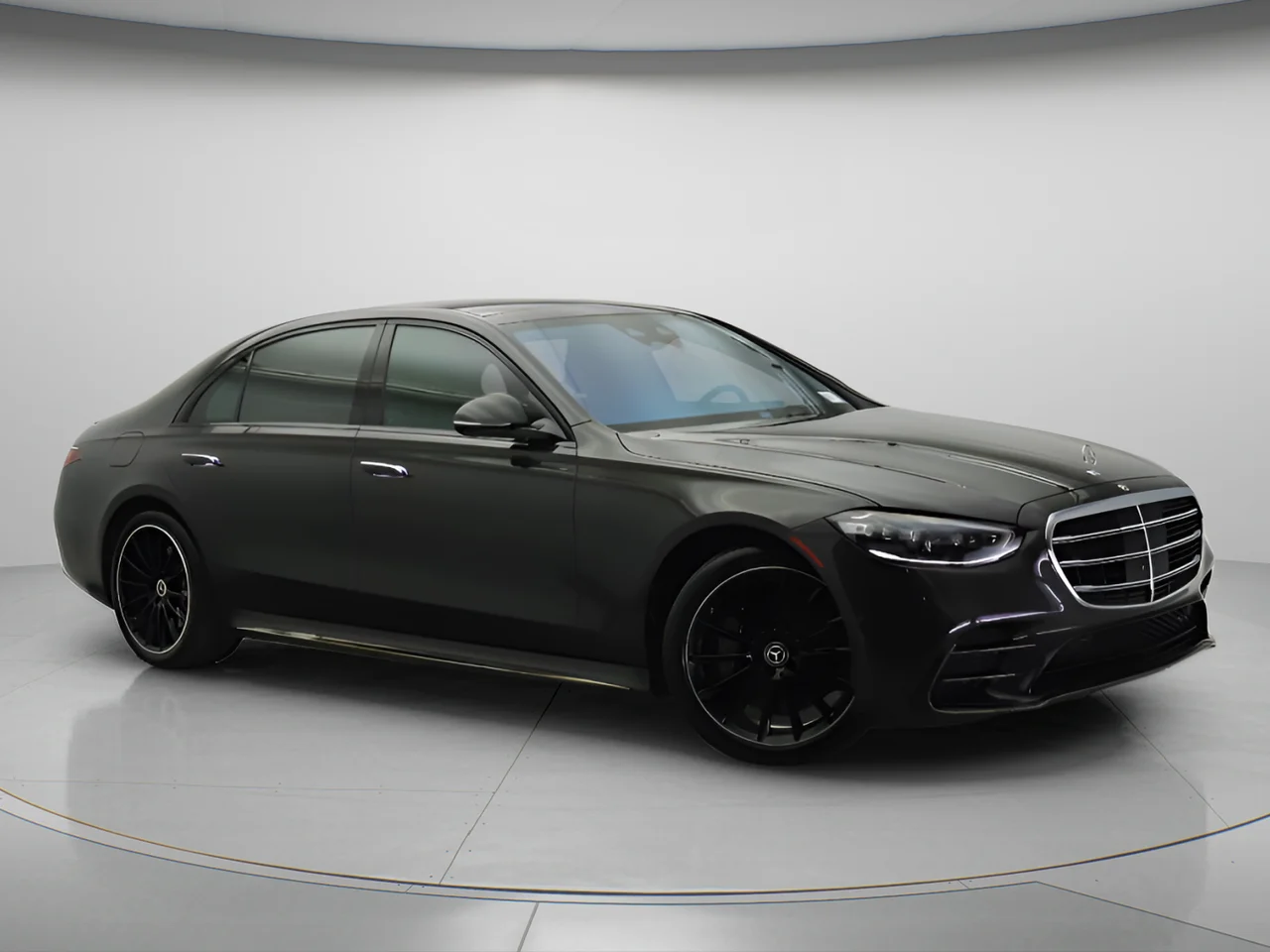 Certified Used 2023 Gray Mercedes-Benz S 500 4MATIC® AMG® Line image 32