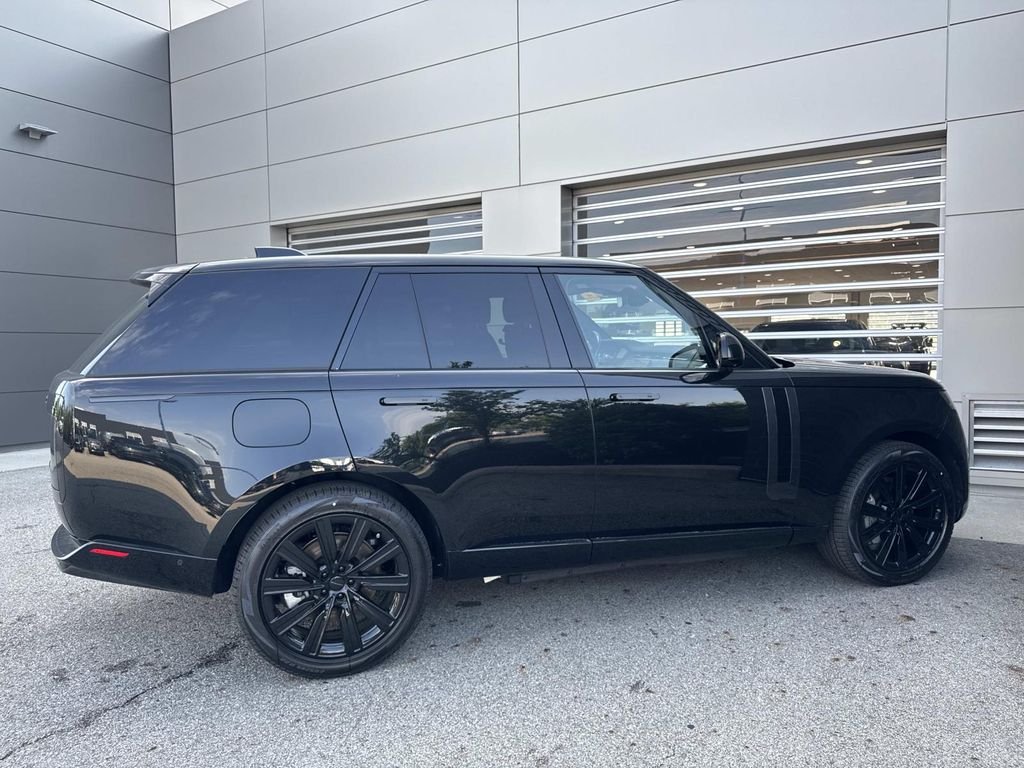 2026 Land Rover Range Rover SE - Photo 8