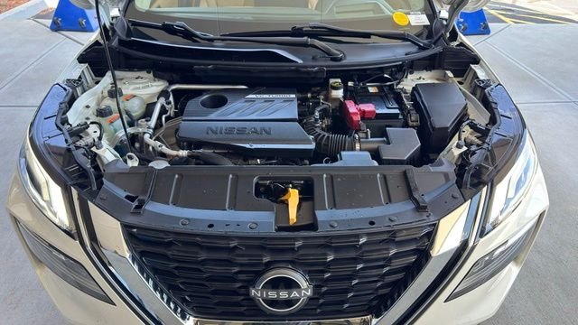 Used 2023 Pearl White Tricoat Nissan Platinum image 10