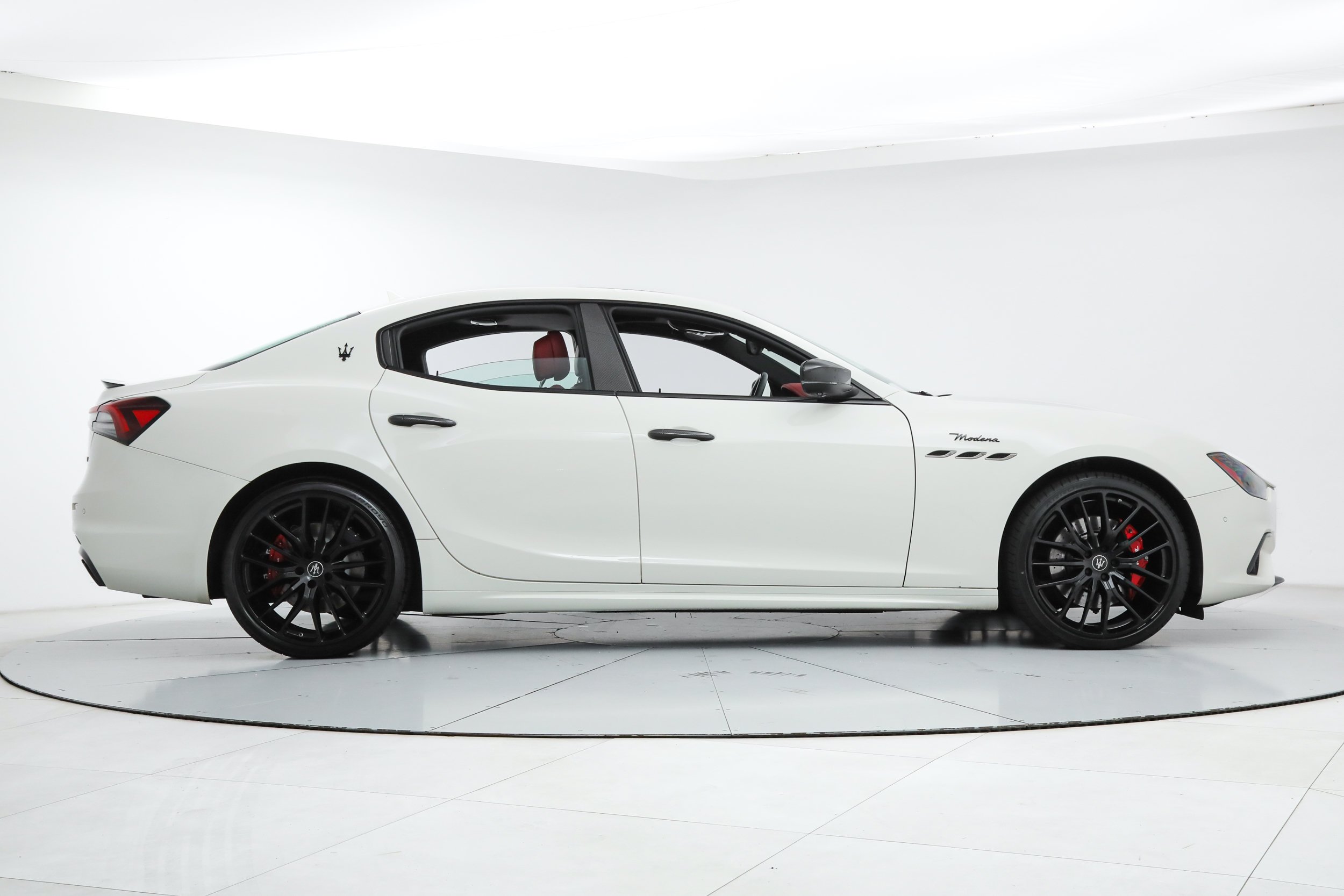 Used 2023 White Maserati Modena image 6