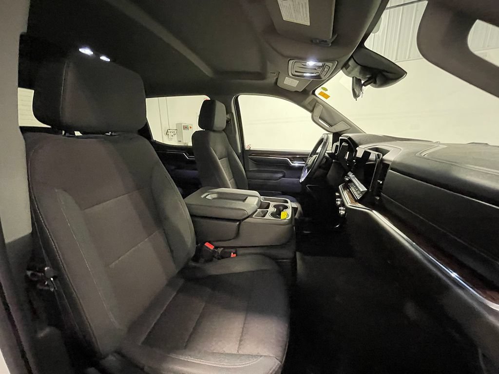 Used 2023 Summit White GMC Elevation image 25