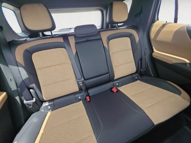 New 2027 Polar White Tricoat Chevrolet ACTIV image 19