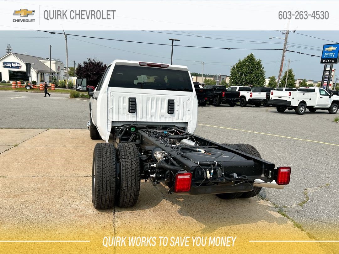 New 2026 Summit White Chevrolet Work Truck image 9