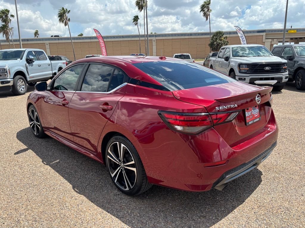 Used 2022 Red Nissan SR image 3