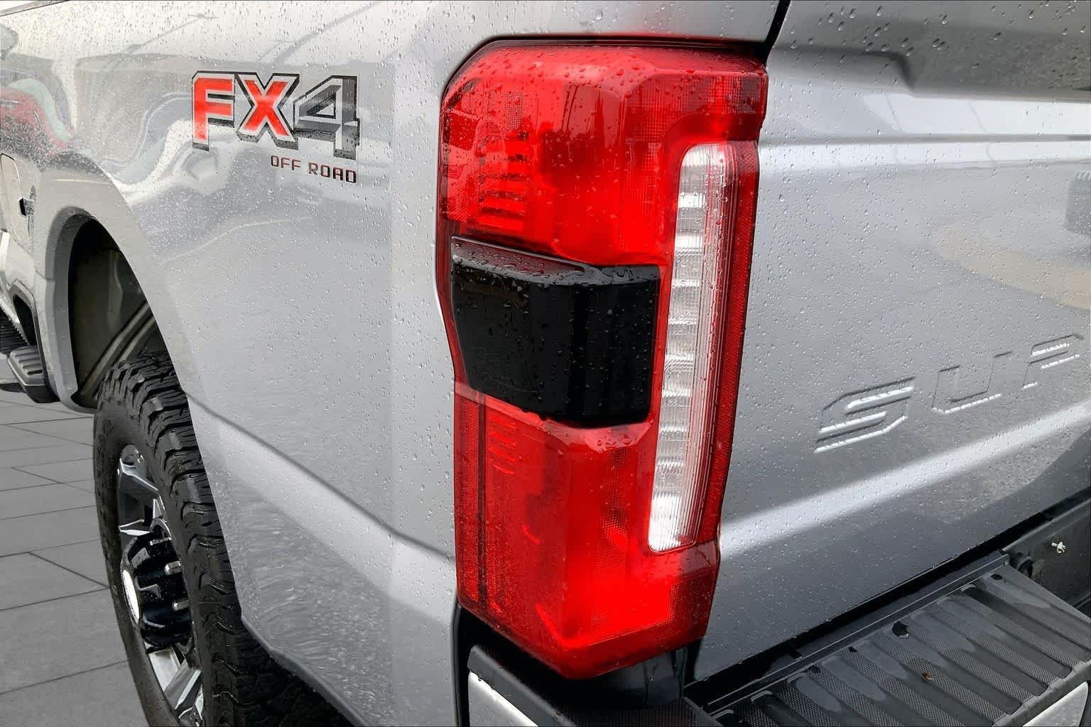 Used 2024 Iconic Silver Metallic Ford LARIAT image 26