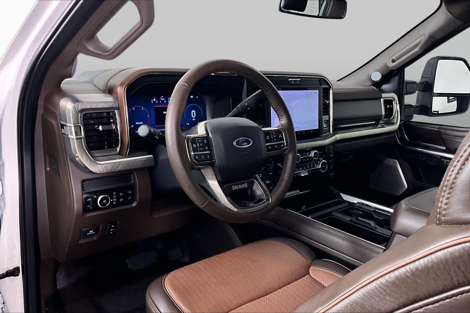 Used 2025 Star White Metallic Tri-Coat/Darkened Bronze Ford King Ranch image 16