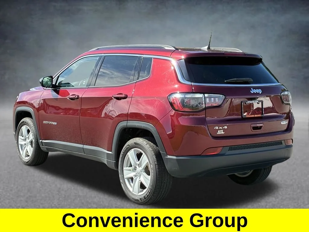 Used 2022 Red Jeep Latitude image 3