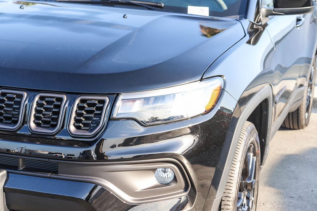 New 2026 Diamond Black Jeep Latitude image 5