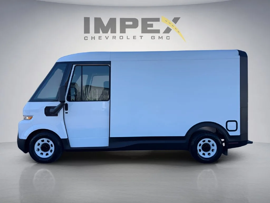 Used 2026 White Chevrolet 400 image 1