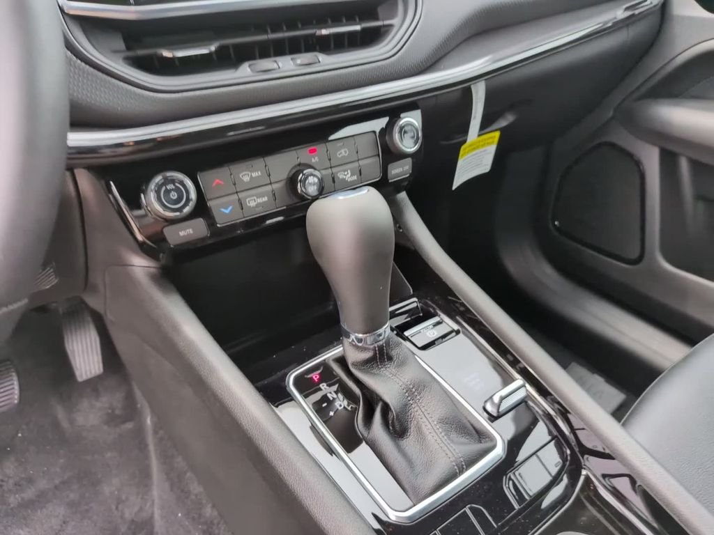 New 2026 Fathom Blue Pearl Coat Jeep Latitude image 23