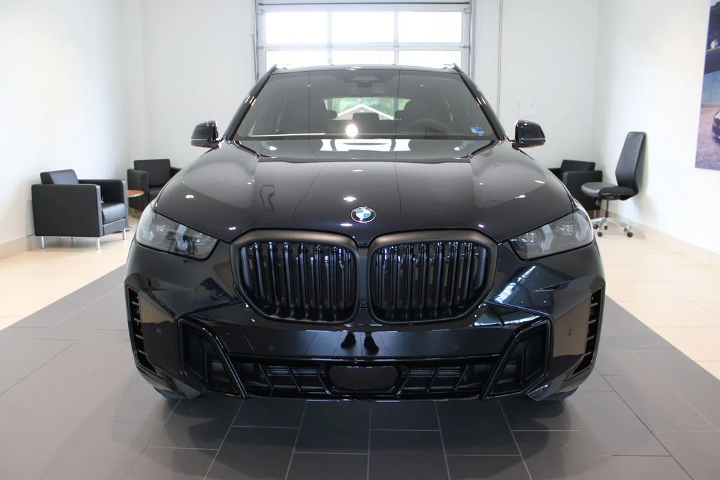 New 2026 Carbon Black Metallic BMW xDrive40i image 12
