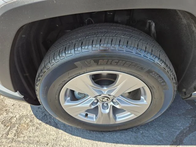 Used 2025 White Toyota XLE image 25