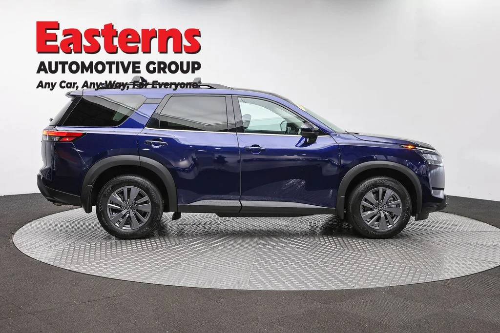 Used 2023 Blue Nissan SV image 4