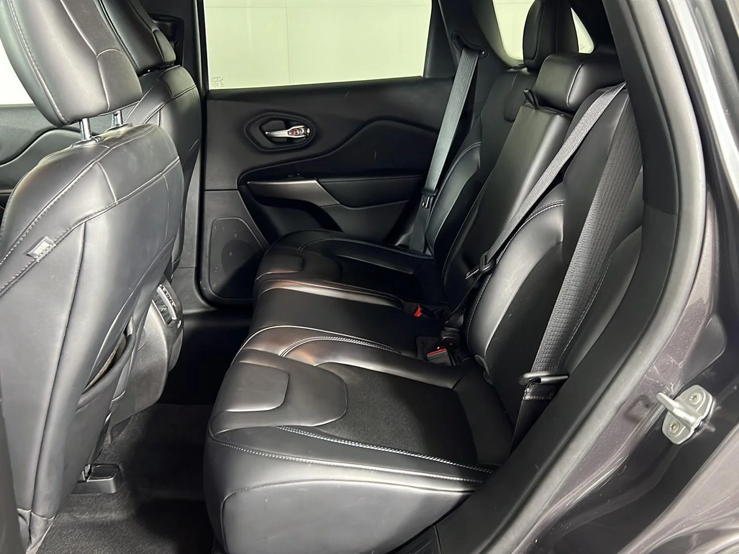Used 2021 Gy Jeep Latitude Plus image 28