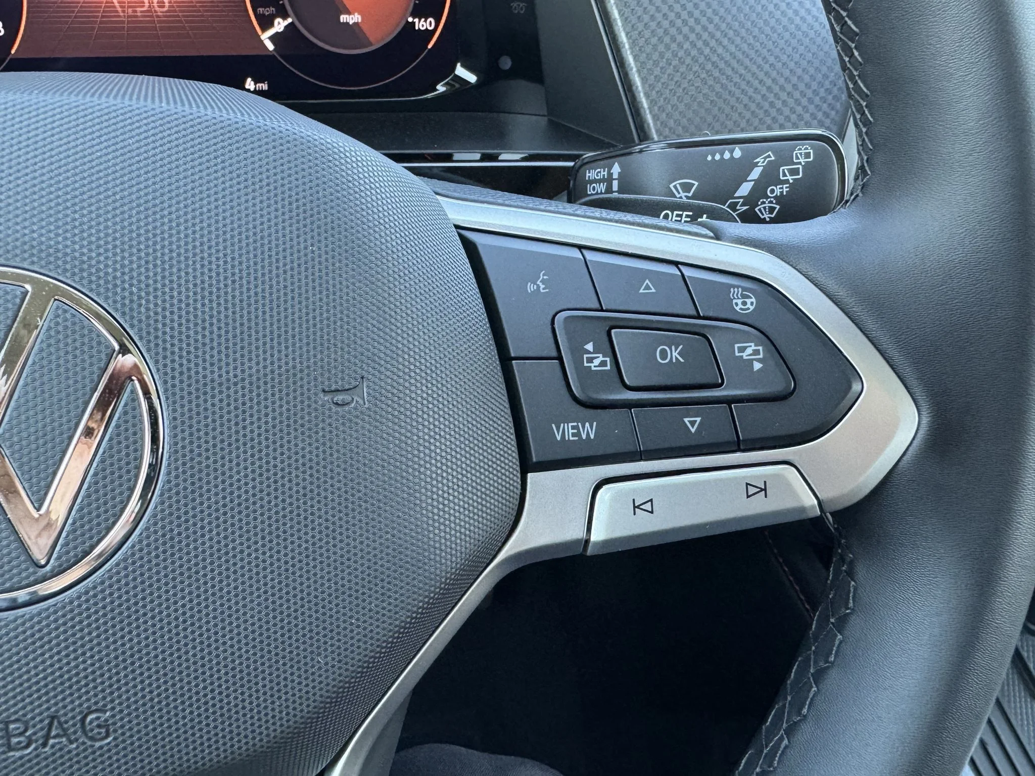 New 2026 Opal White Pearl Volkswagen 2.0T Peak Edition image 19