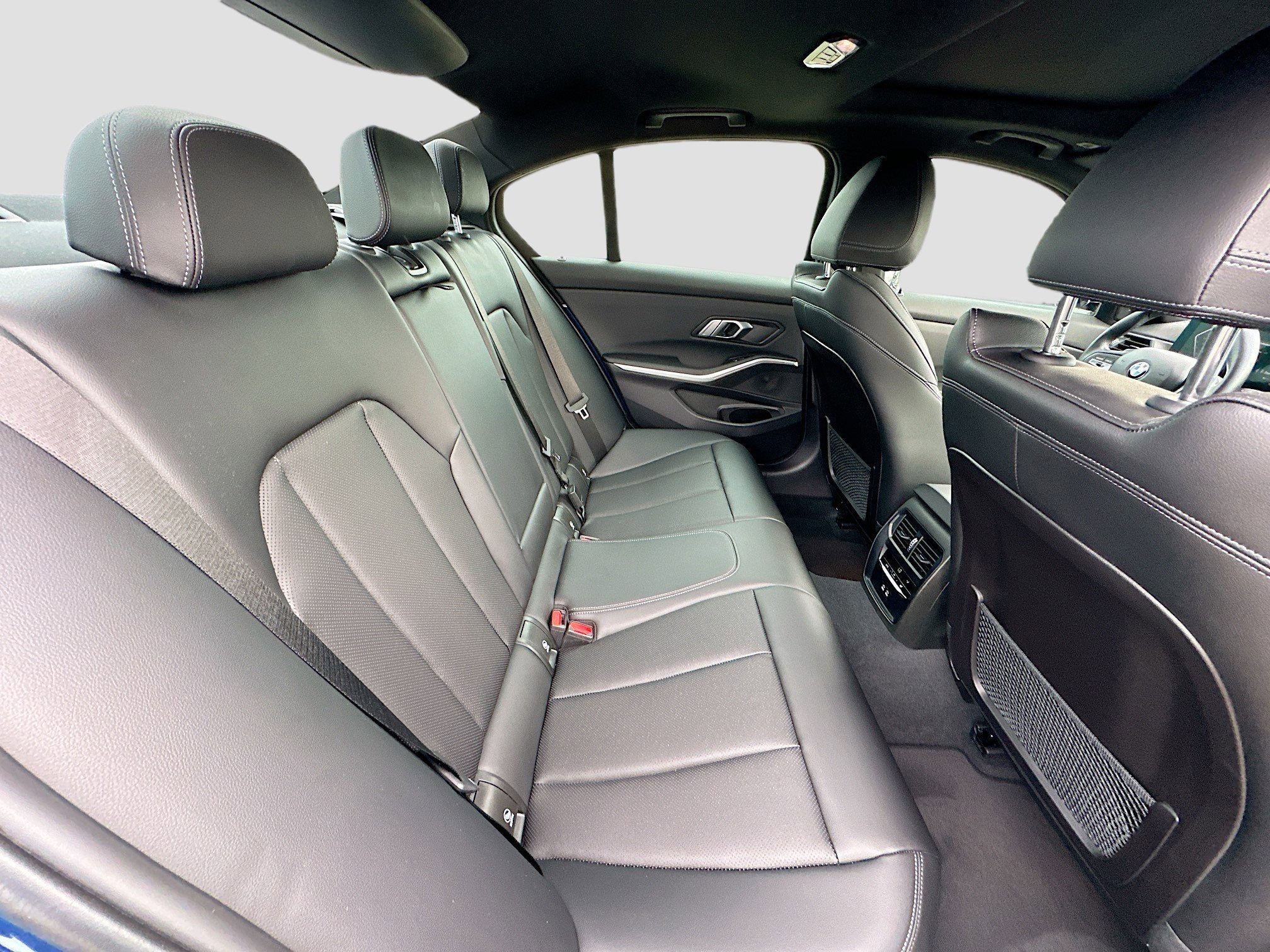 Used 2023 Phytonic Blue Metallic BMW 330i image 23