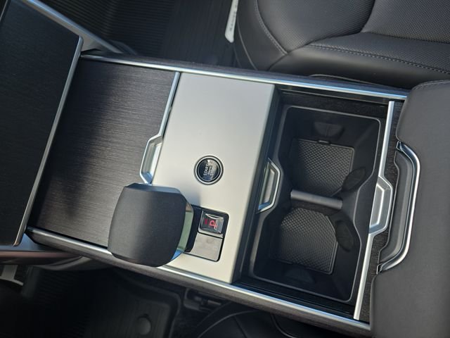 New 2026 Fuji White Land Rover SE image 18