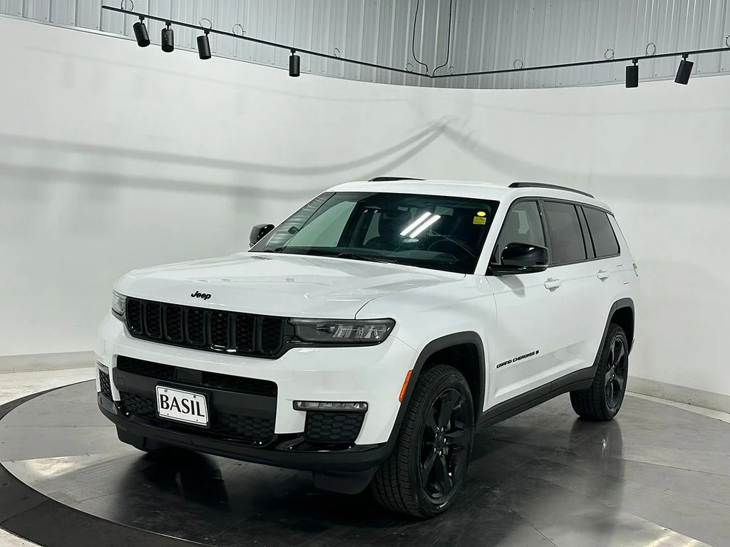 Used 2023 White Jeep Limited image 8