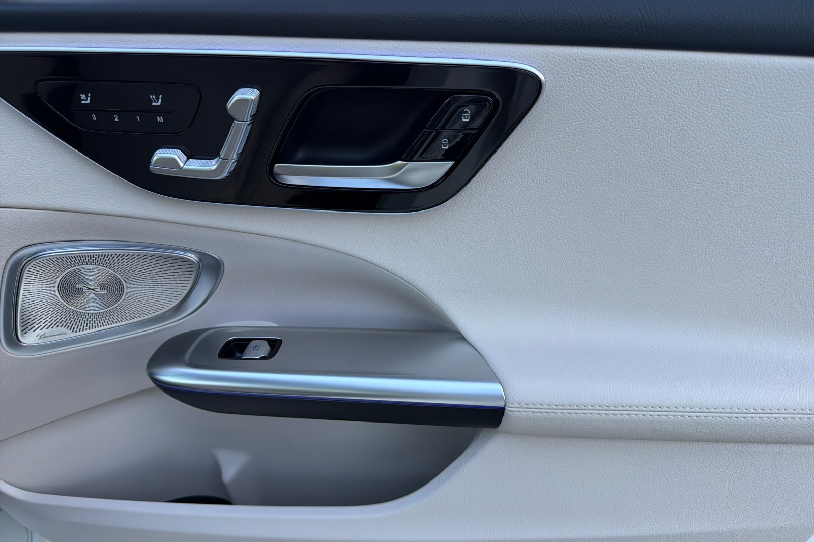 New 2026 Polar White Mercedes-Benz C 300 image 35