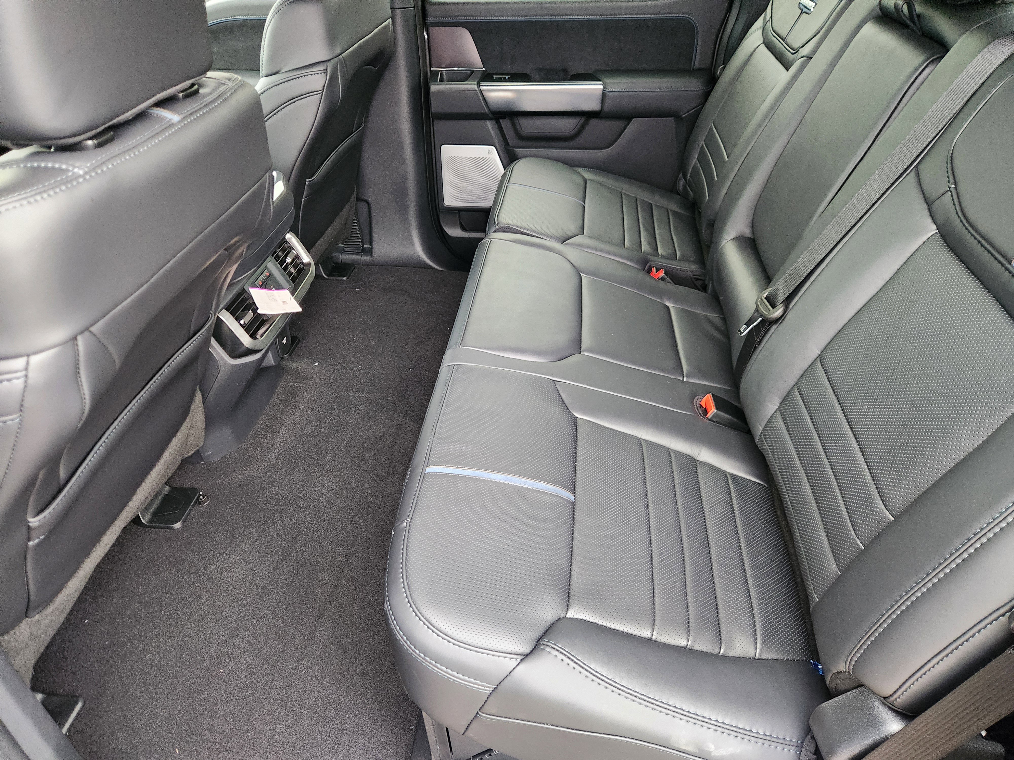 New 2025 Carbonized Gray Metallic Ford Platinum image 19