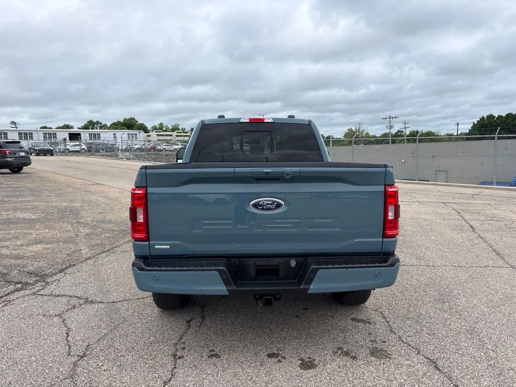 Used 2023 Blue Ford XLT image 6