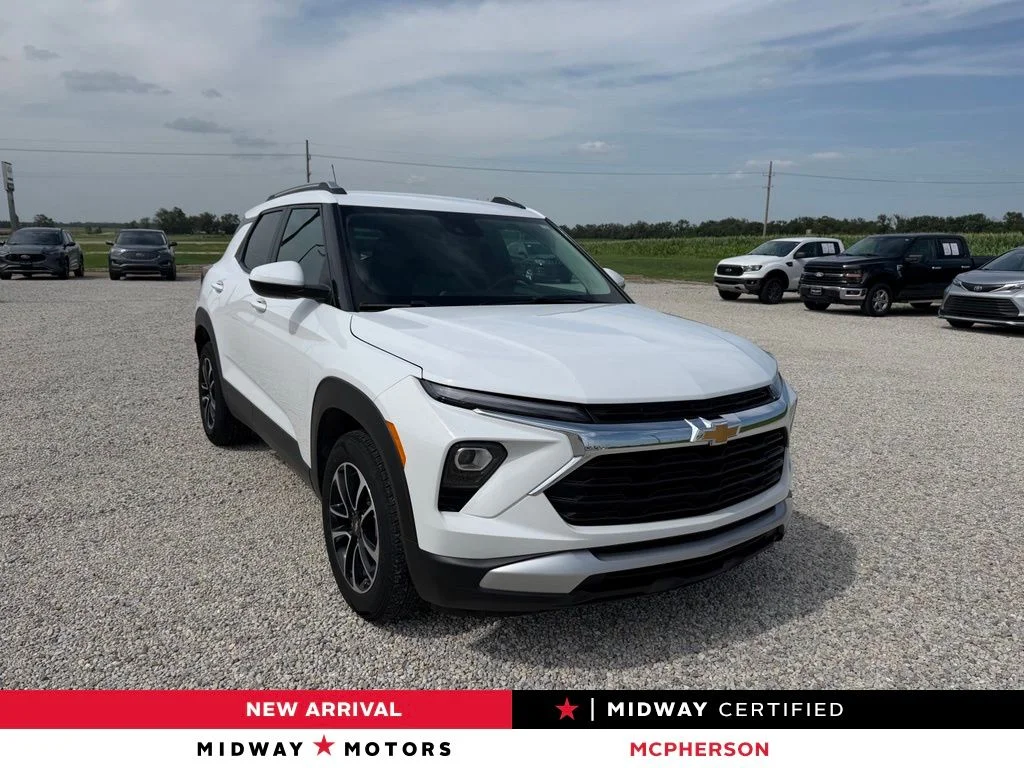 Certified Used 2025 White Chevrolet LT image 1