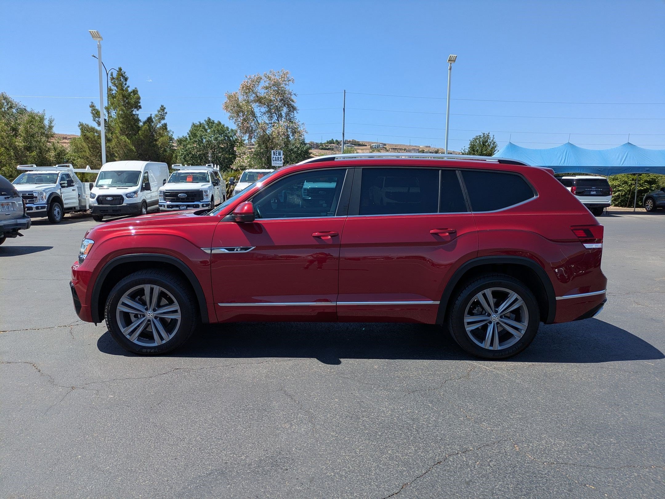 Used 2019 Fortana Red Metallic Volkswagen 3.6L V6 SE w/Technology R-Line image 6