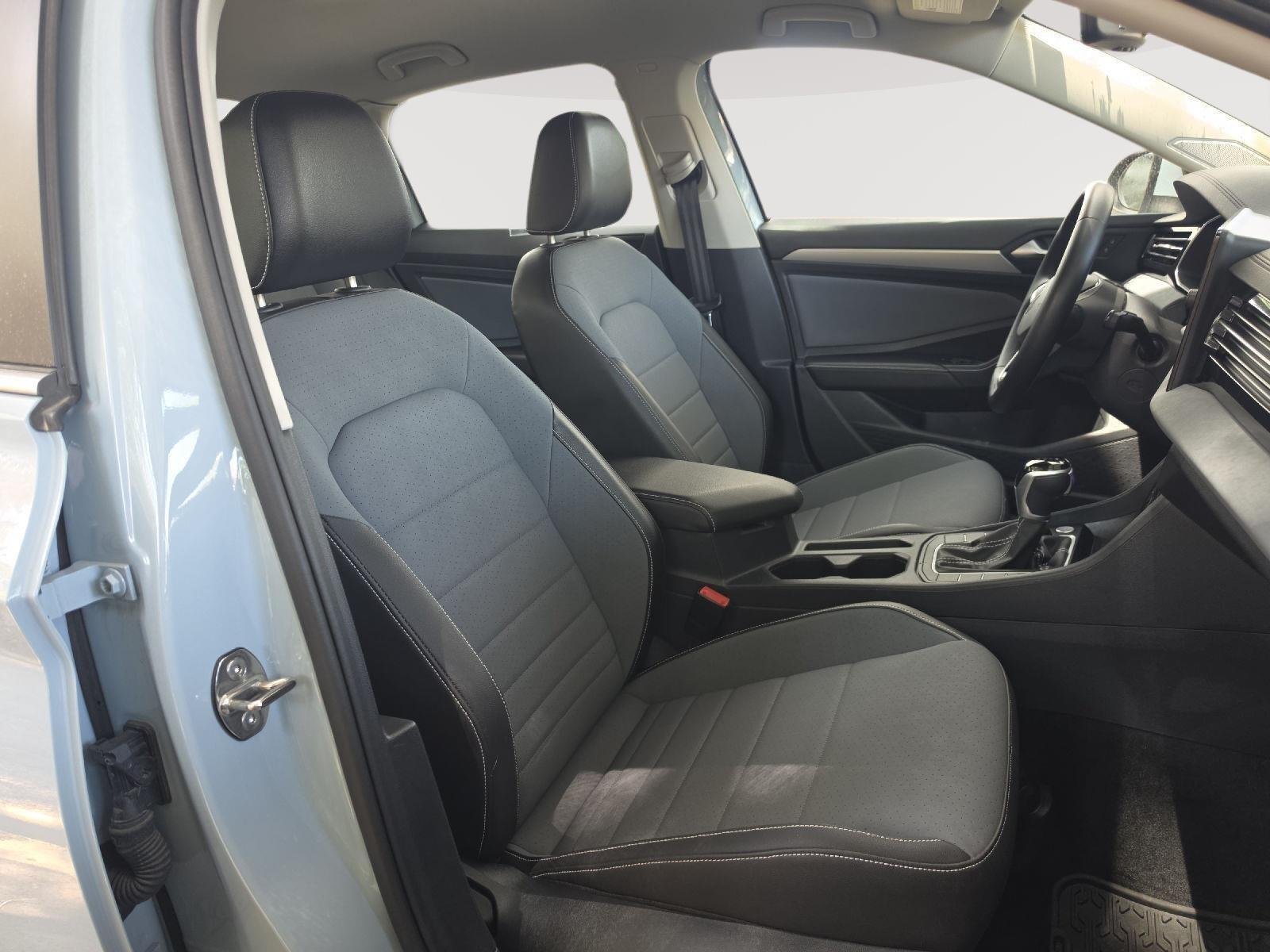 Used 2025 Monument Gray Volkswagen SE image 19