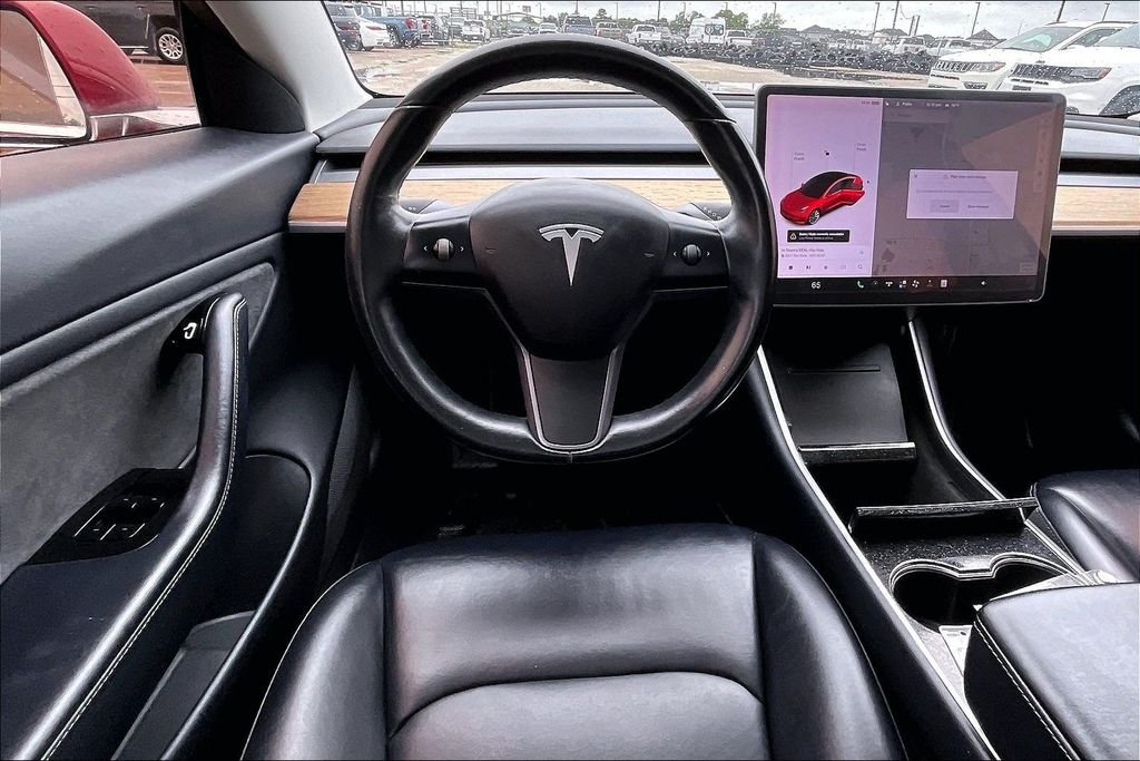 Used 2018  Tesla Long Range image 8