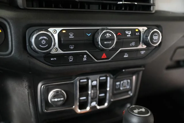 Used 2025 Red Jeep Sport S image 12