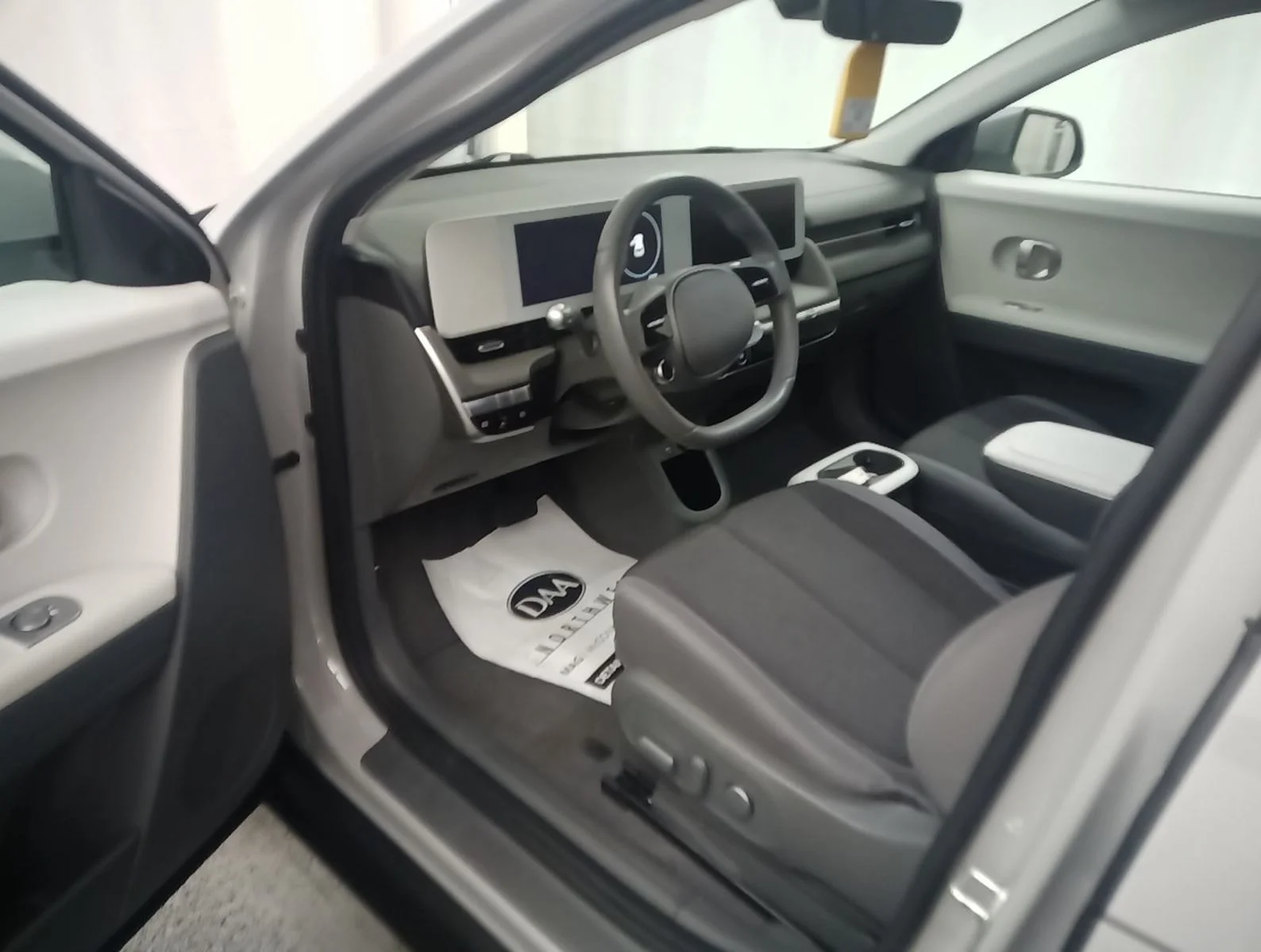 Used 2024 Gray Hyundai SEL image 12