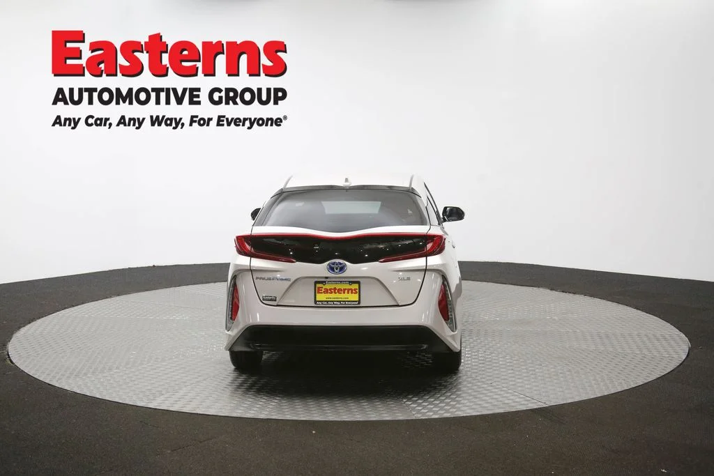 Used 2020 Gray Toyota XLE image 34