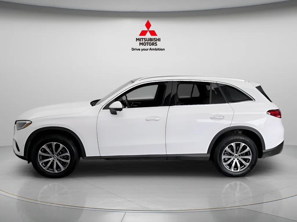 Used 2024 Polar White Mercedes-Benz GLC 300 image 10