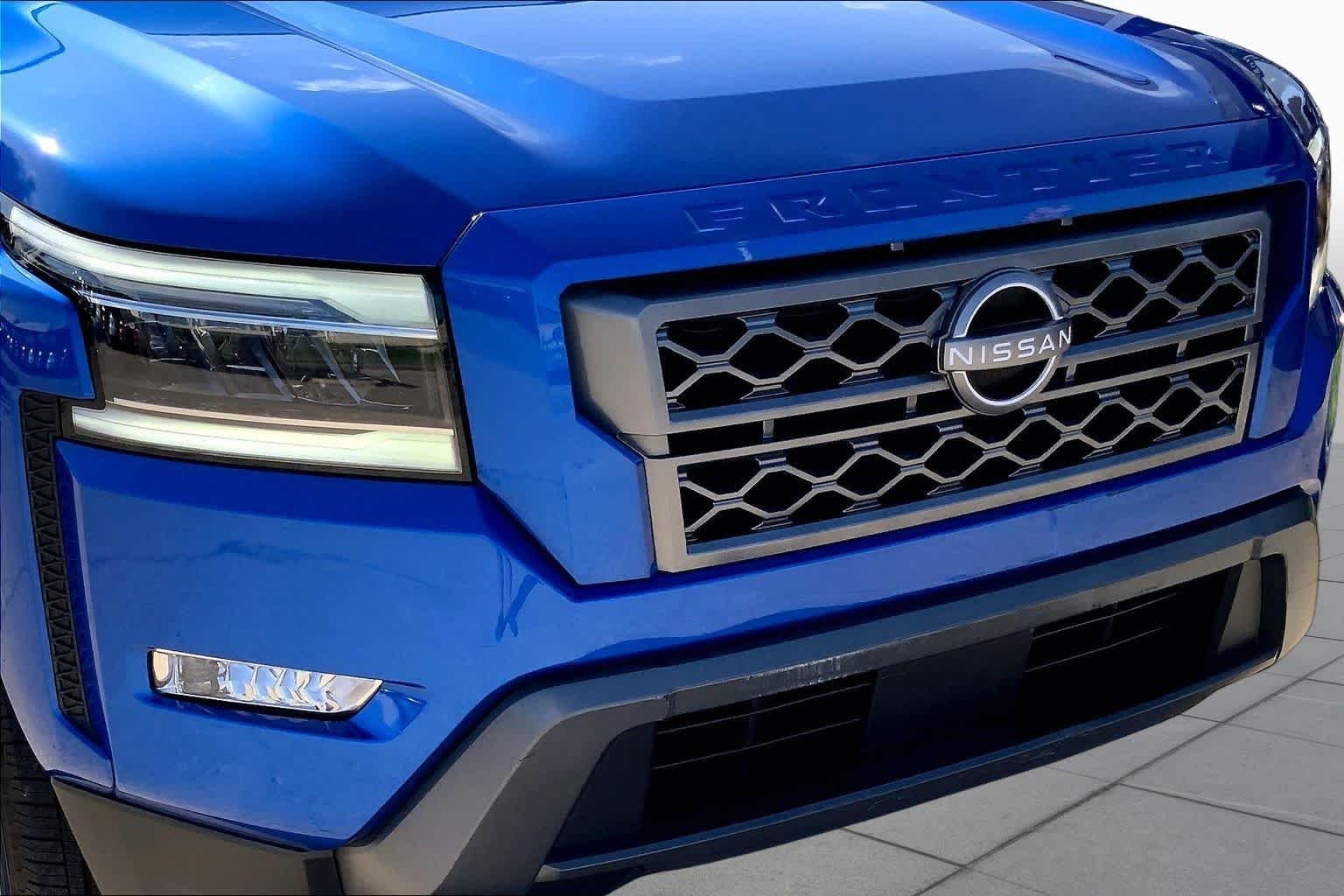 Used 2024 BLUE Nissan SL image 28