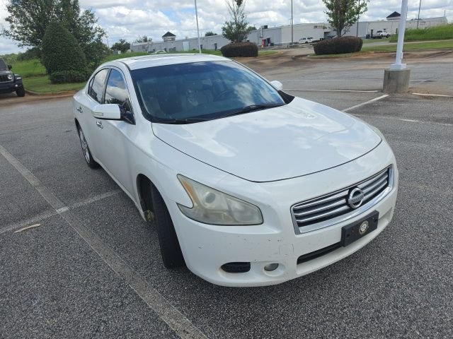 Used 2013 White Nissan 3.5 SV image 3